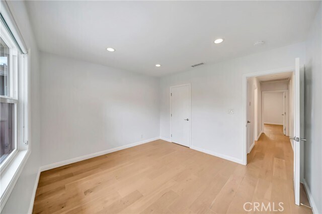 Building Photo - 4833 Longridge Ave