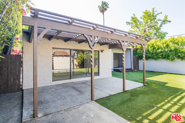 Building Photo - 5450 Bevis Ave