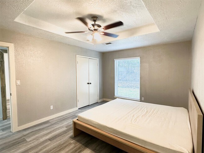 Building Photo - 11922 Sea Shore Dr