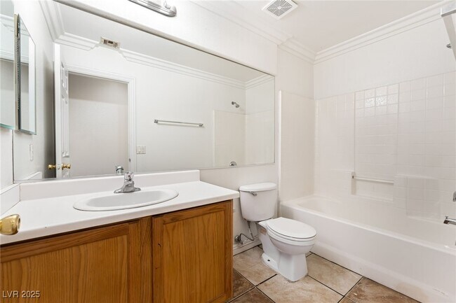 Building Photo - 5321 N Santa Fe Heights St