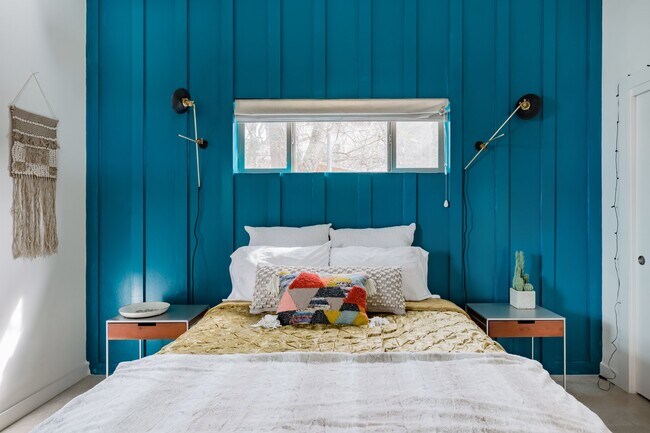 Building Photo - 55 Lynn St