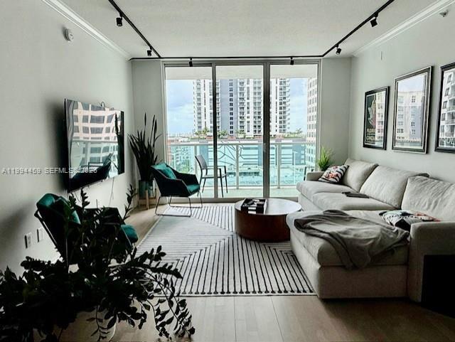 Building Photo - 350 SE 2nd St