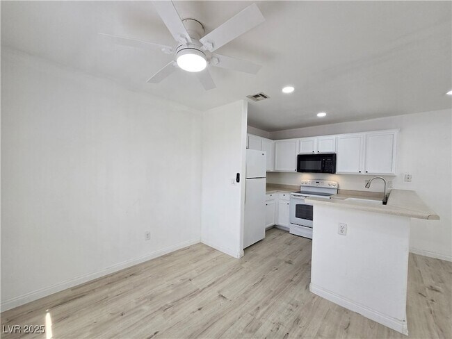 Building Photo - 2972 Juniper Hills Blvd