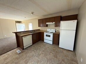 Building Photo - 25353 Nuway Ave