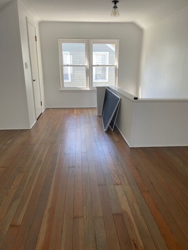 Building Photo - COMING SOON! GORGEOUS 3 BED 2 BATH BUNGALO...