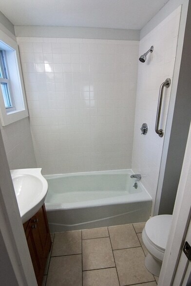 Building Photo - 21 Essex St