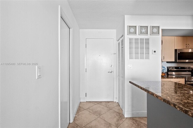 Building Photo - 6917 Collins Ave