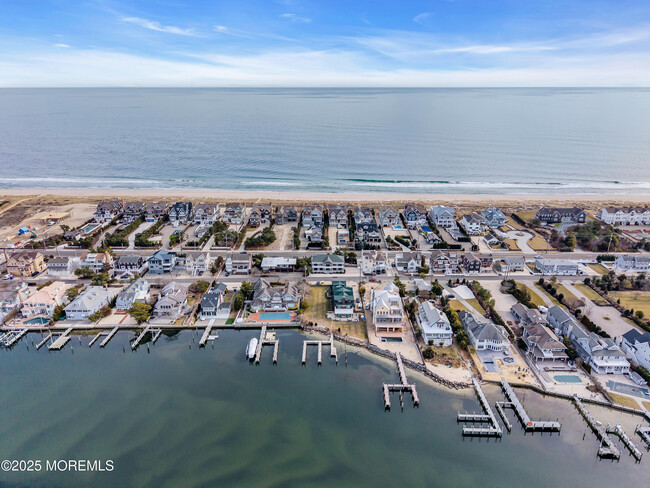 Building Photo - 1043 Barnegat Ln