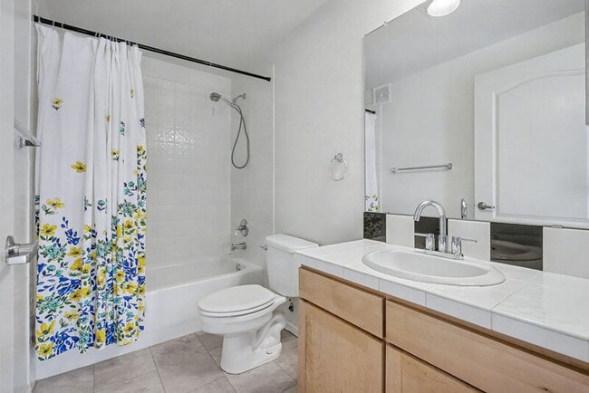 Building Photo - 1655 N Humboldt St