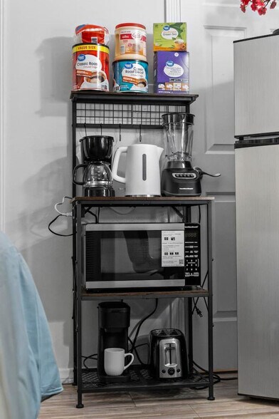 Building Photo - 10150 Sierra Madre Rd