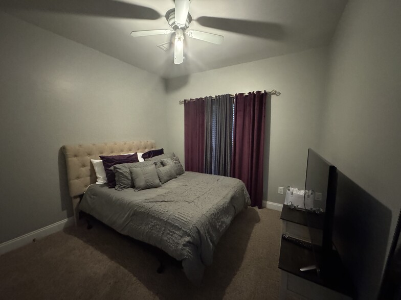 Building Photo - 5897 Brookside Oak Cir