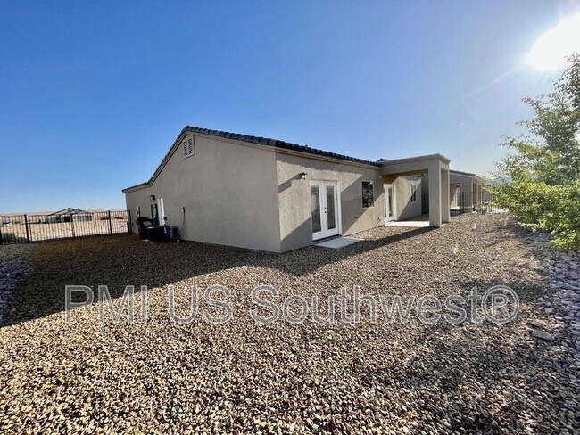 Building Photo - 2259 E Robby