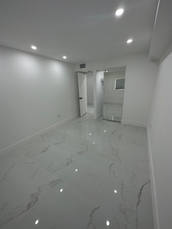 Building Photo - 2175 NE 170th St