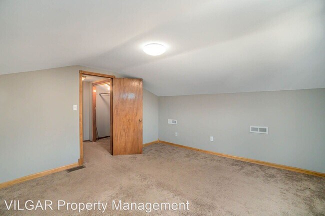 Building Photo - 3 br, 1.5 bath House - 4218 Euclid