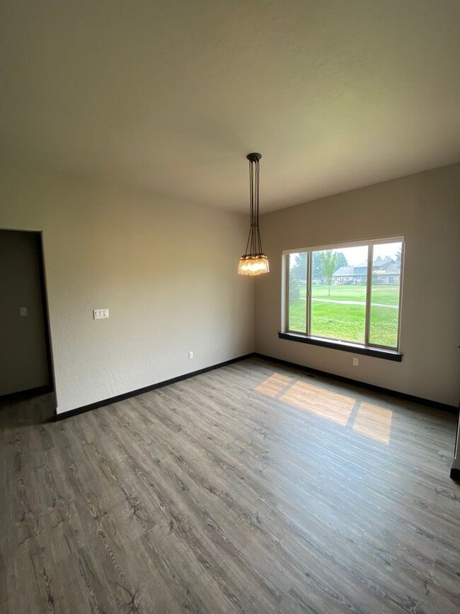 Building Photo - BLANCHARD GOLF COURSE HOME (APP#43)