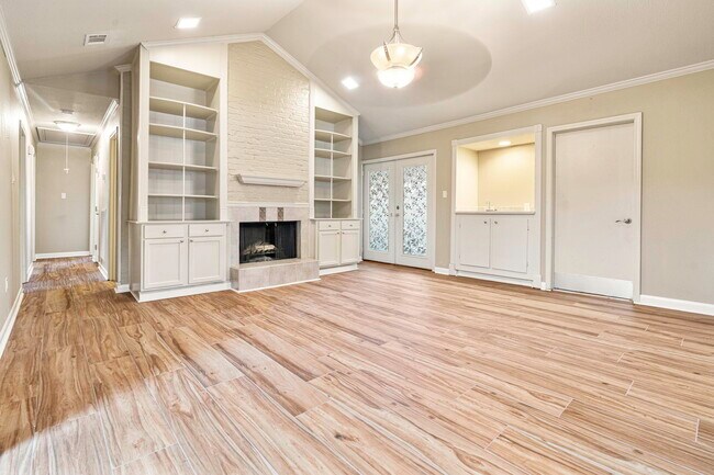 Building Photo - 5332 David Dr