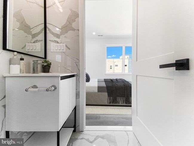 Building Photo - 1843 Hartranft St