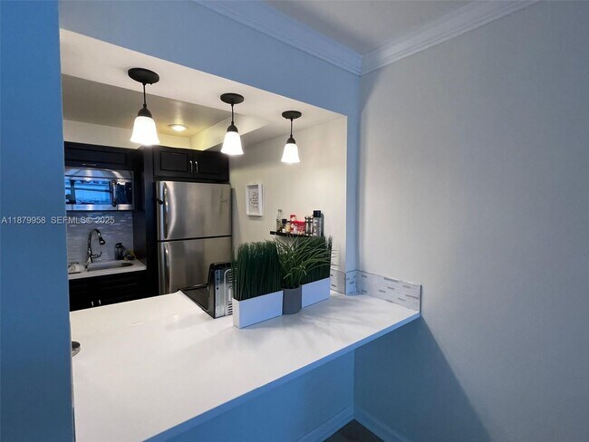 Building Photo - 209 N Fort Lauderdale Beach Blvd