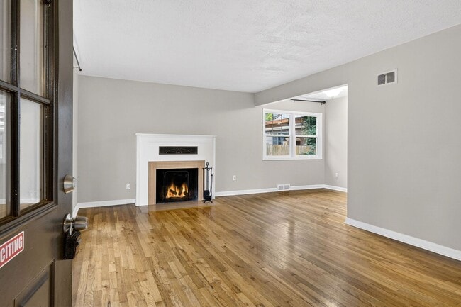 Building Photo - 3660 SE Tenino St