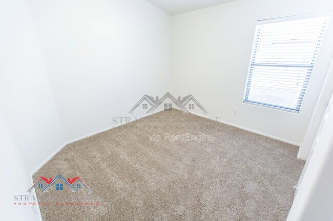 Building Photo - 9096 N 97th Dr