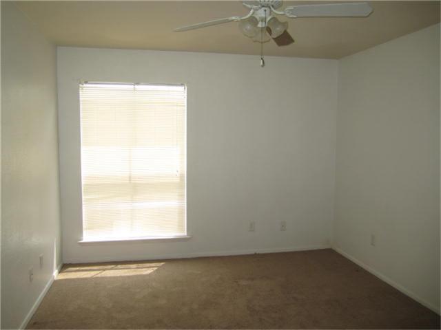 Building Photo - 13480 S Thorntree Dr