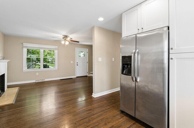 Building Photo - 557 E Royal Forest Blvd