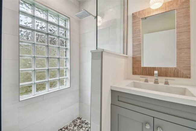 Building Photo - 340 Mehlenbacher Rd