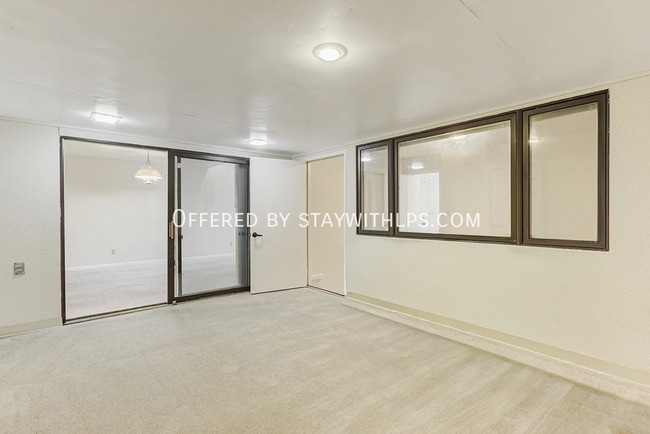 Building Photo - 5013 Scheibler Rd