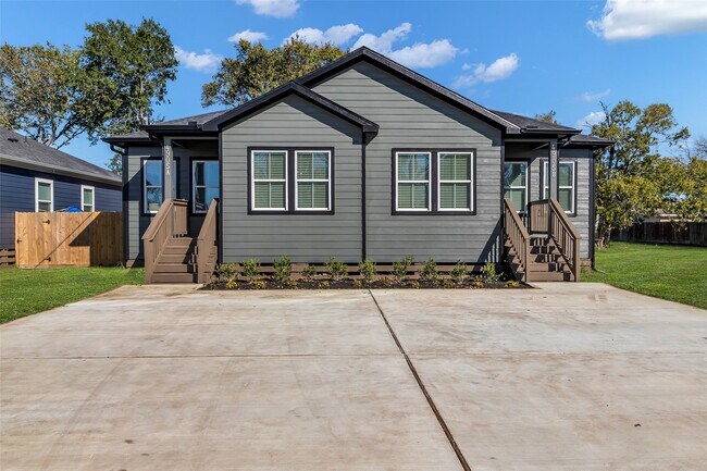 Primary Photo - 4905 Paula St