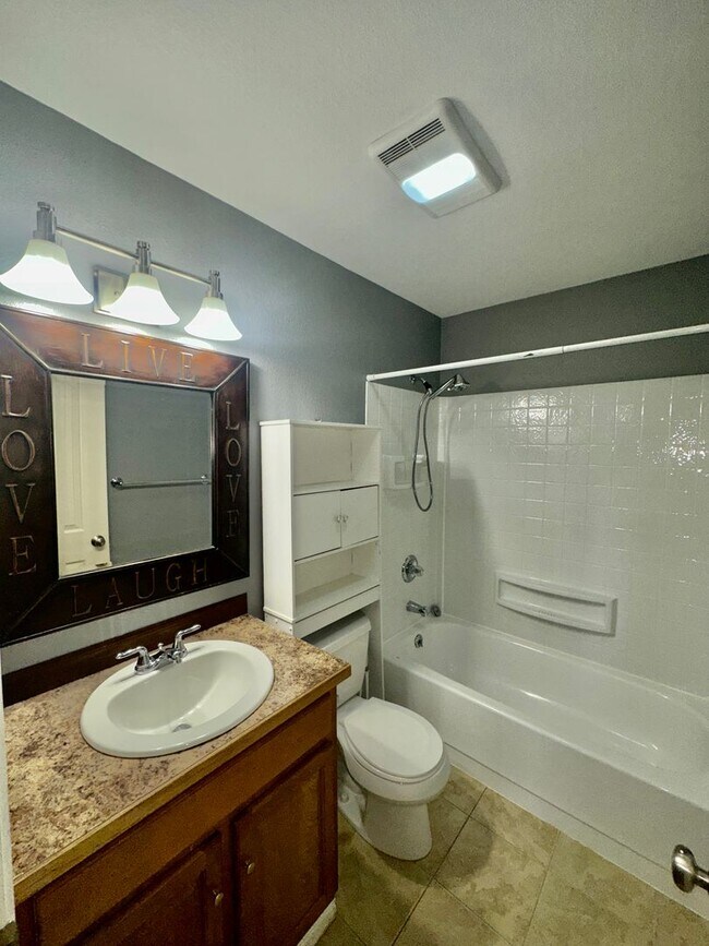 Building Photo - 10840 Delta Cir