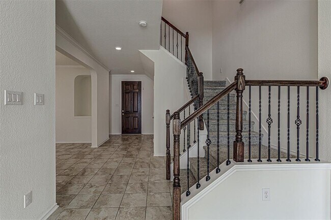 Building Photo - 339 Alamosa Dr