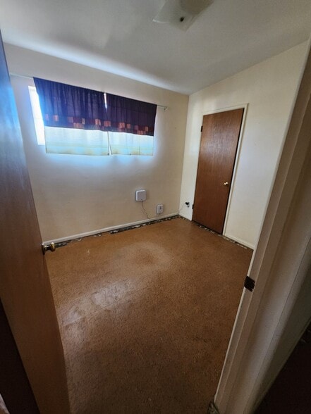 Building Photo - 525 S Rosemont Ave