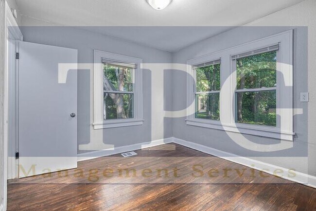 Building Photo - 1825 E 67th St