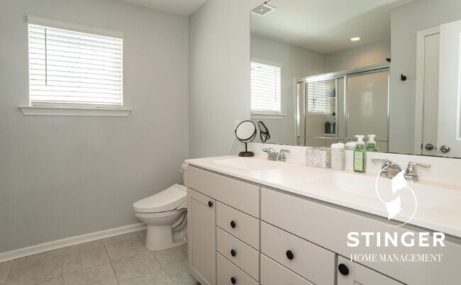 Building Photo - 6 Kiawah Dr