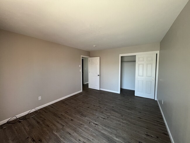 Building Photo - AVAILABLE NOW! Newly Renovated 2BR in Alle...