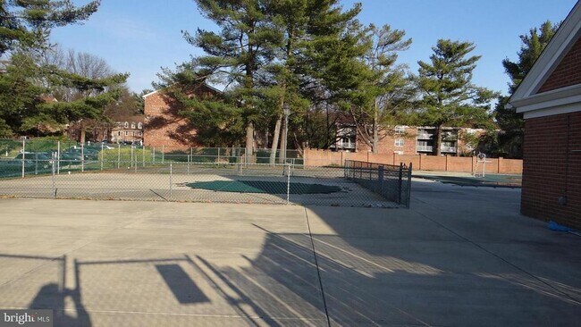 Building Photo - 778 Quince Orchard Blvd