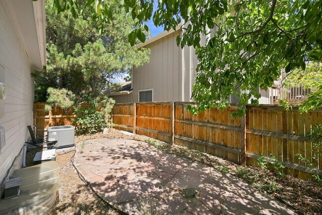 Building Photo - $3,048.95 with $300 Cleaning Voucher, 3 Beds - 2 Bath, Single Family Home in Highlands Ranch with...