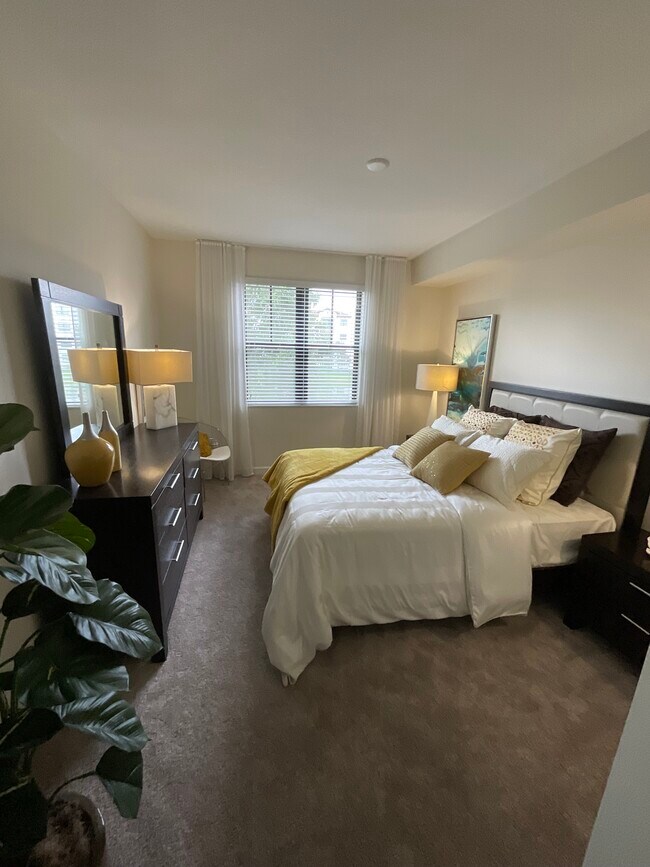 Building Photo - 10925 NW 47th Ln