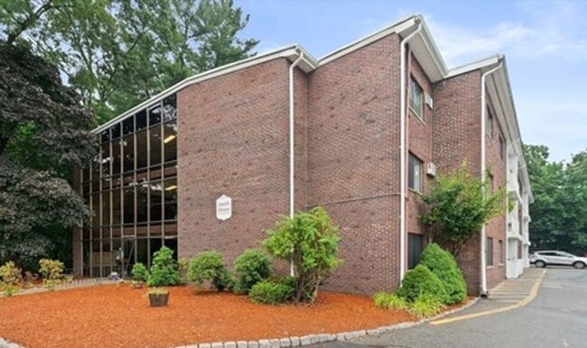 Primary Photo - 915 Edgell Rd