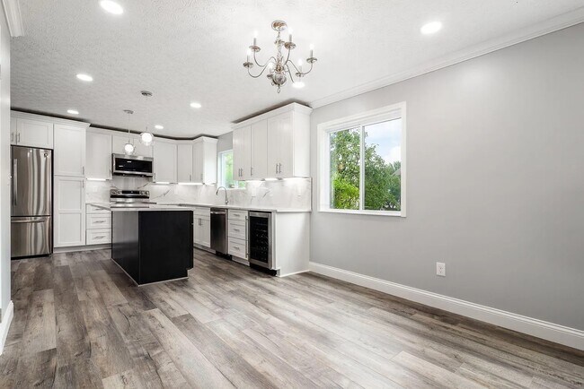 Building Photo - 2125 Scottingham Dr