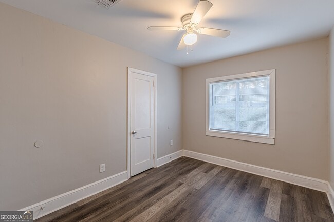 Building Photo - 1376 Westmont Rd SW