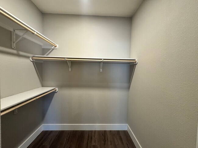 Building Photo - For Rent – 100 Brooklyn Dr, Canyon Lake, T...