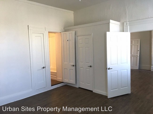 Building Photo - 103 W Court St