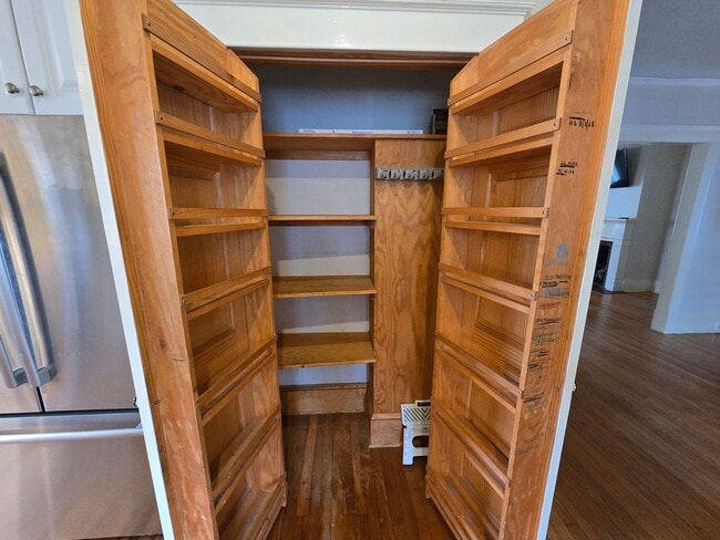 Building Photo - Beautiful Brick 2-Story in Edenton's Historic District