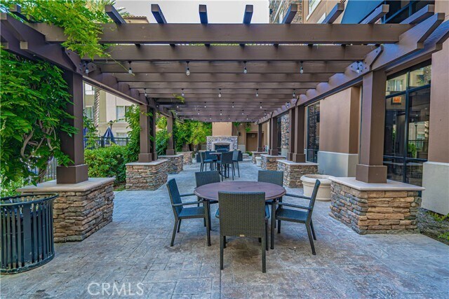 Building Photo - 24595 Town Center Dr