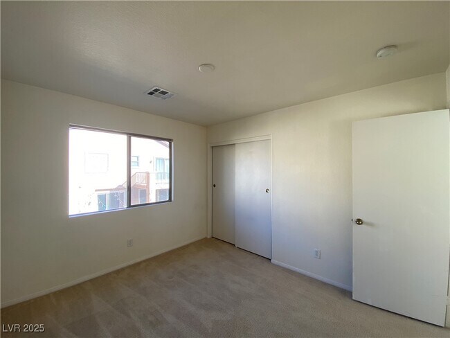 Building Photo - 1850 Bayhurst Ave