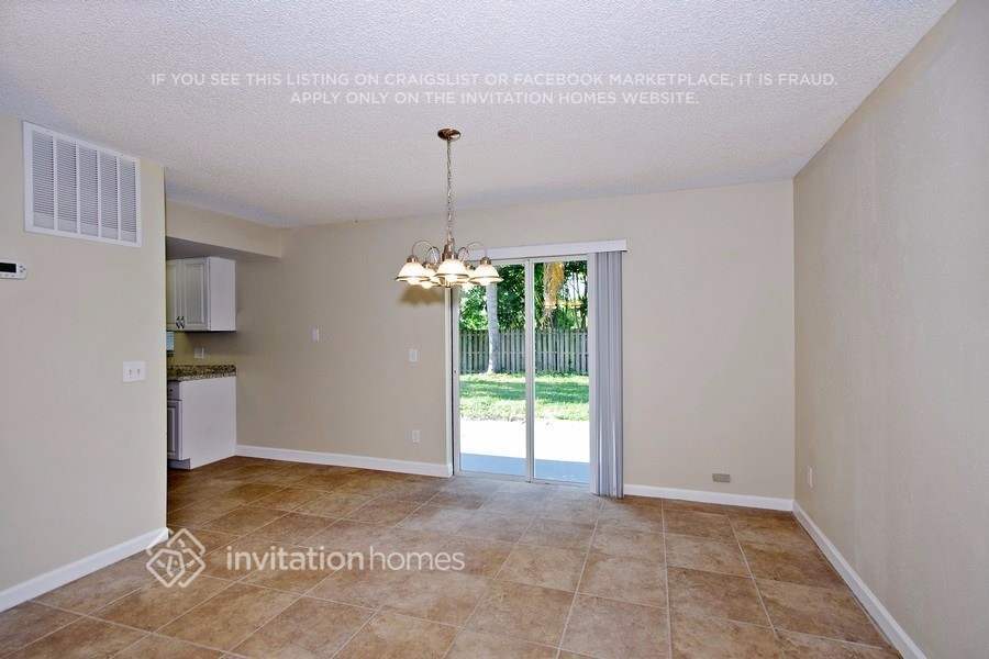 Building Photo - 2744 Corbusier Dr