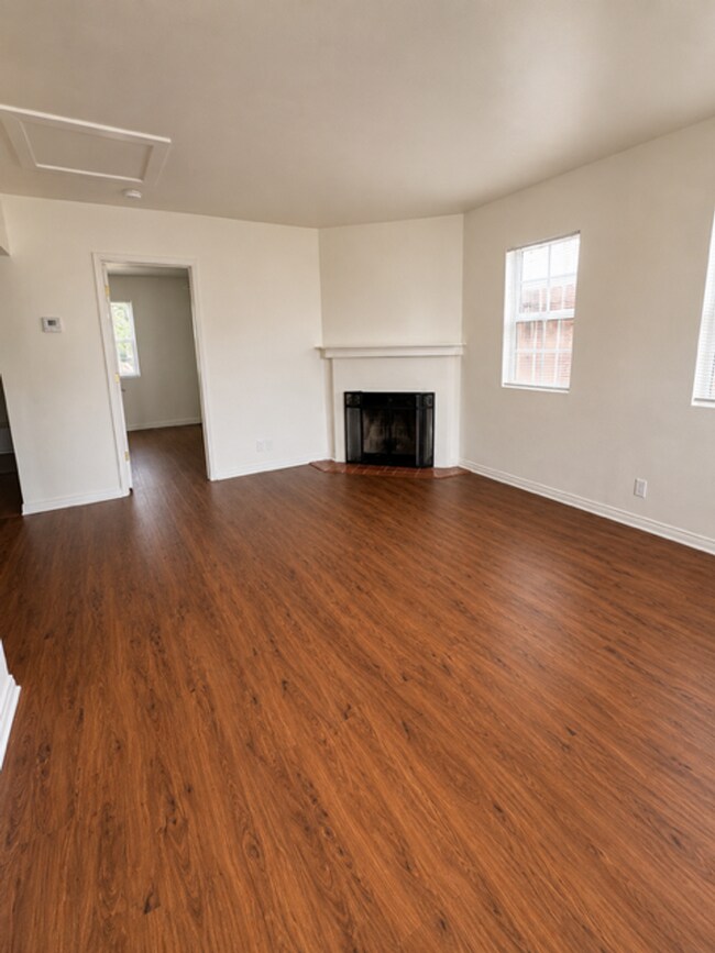 Building Photo - 5016 Kester Ave