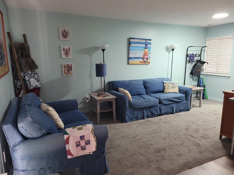 Building Photo - 308 Miracle Strip Pkwy SW