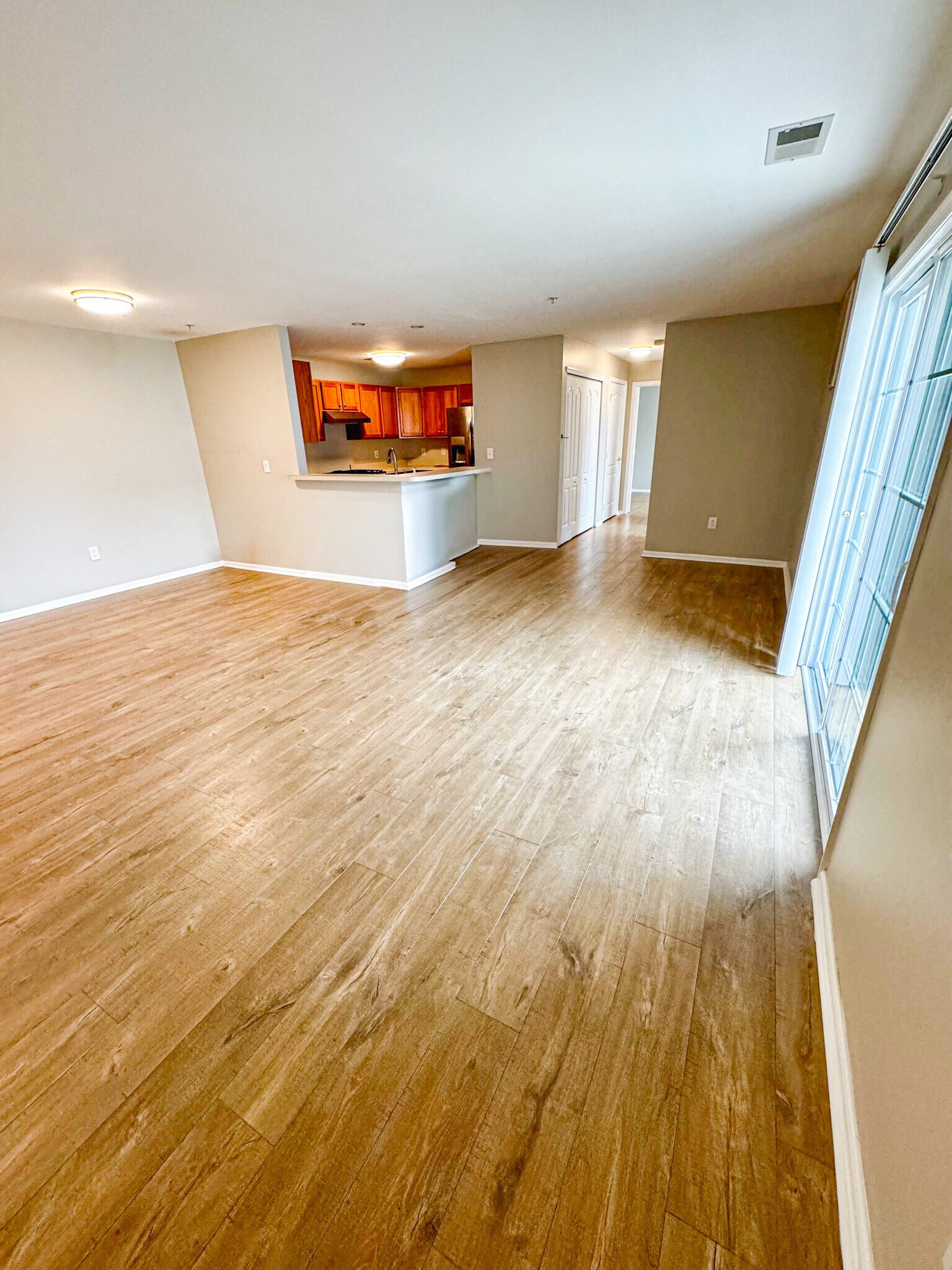 Building Photo - 136 Lionheart Ln